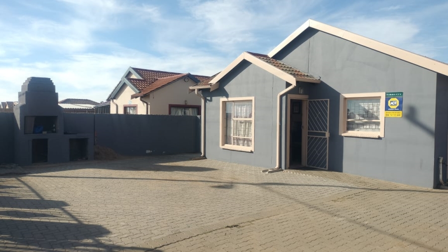 3 Bedroom Property for Sale in Pinehaven Free State
